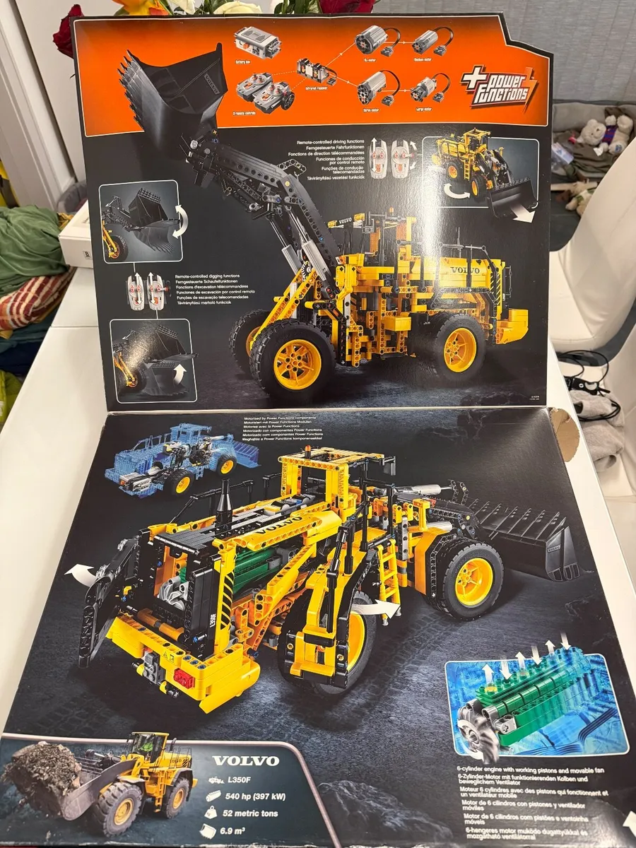 Lego technic wheel loader  Volvo 42030 - Image 4