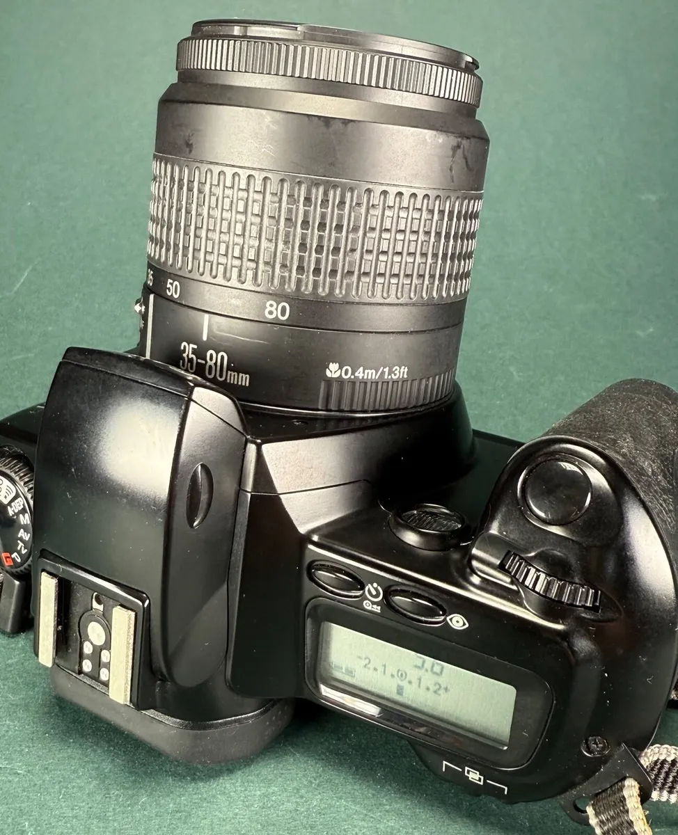 Canon EOS 3000 Canon EF 35-80mm 1:4-5.6 III lens - Image 2