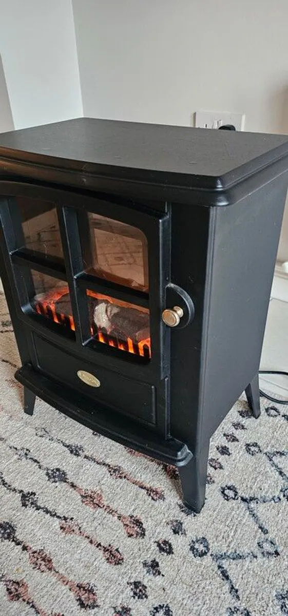 Dimplex electric stove - Image 1