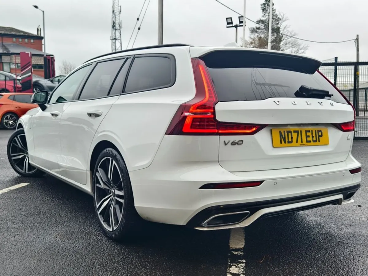 2021 VOLVO V60 2.0 PLUG IN HYBRID - Image 4