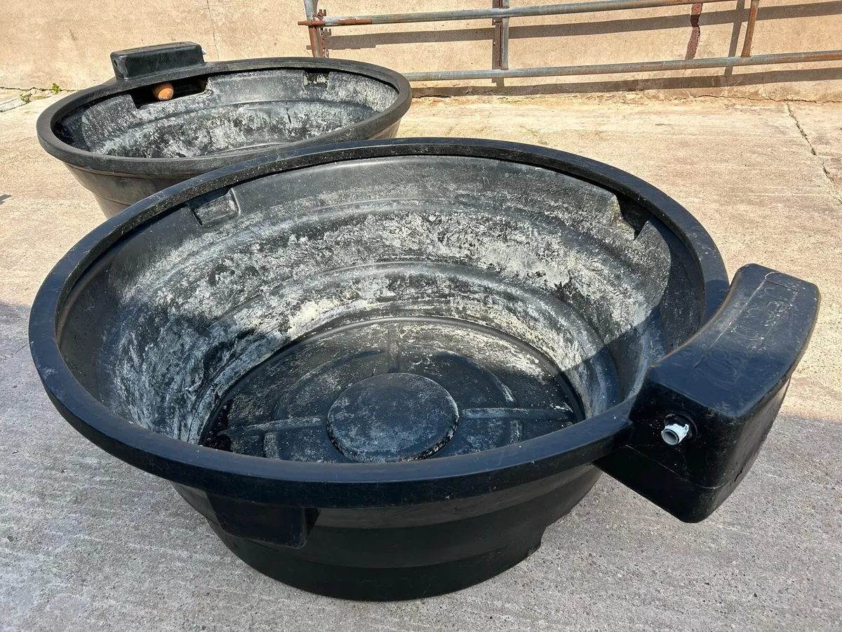 water troughs & 2chain saws - Image 4