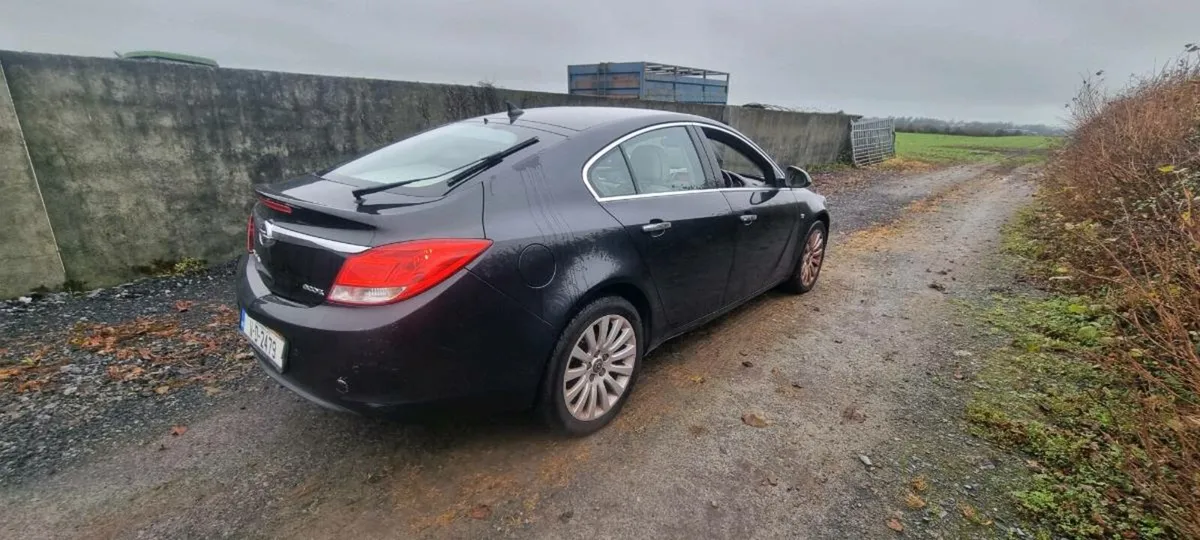 2011 insignia - Image 4