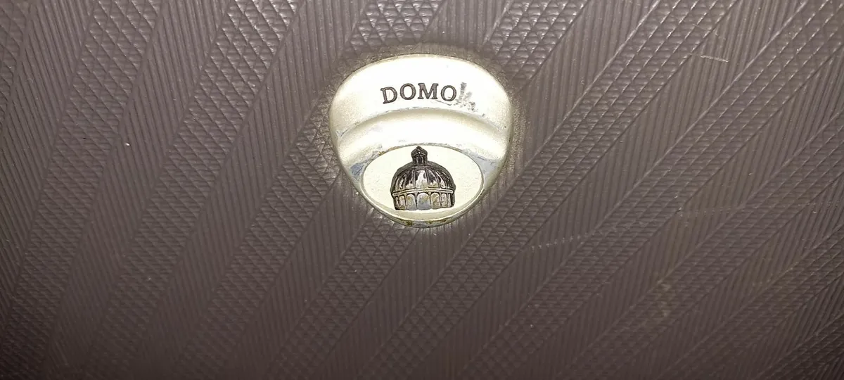 Large Hard Shell Expanding Suitcase - Image 2