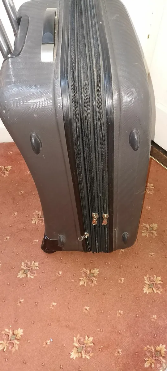 Large Hard Shell Expanding Suitcase - Image 3