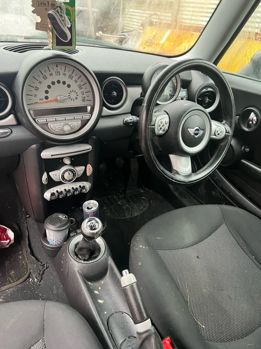 Mini Cooper for breaking - Image 4
