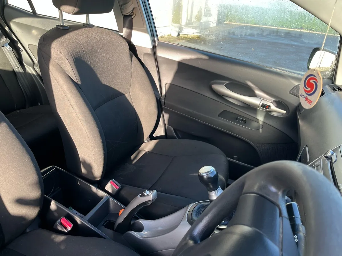 Diesel Toyota Auris - Image 4