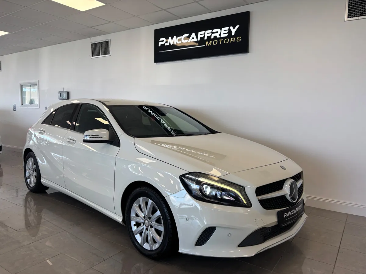 2017 Mercedes-Benz A180 1.6 Style Auto Half Leathe - Image 3