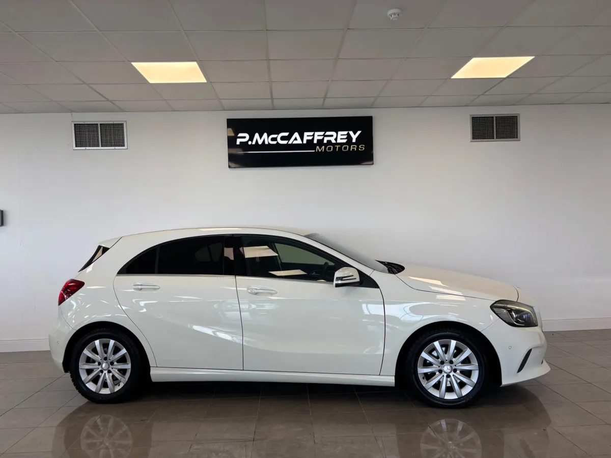 2017 Mercedes-Benz A180 1.6 Style Auto Half Leathe - Image 4