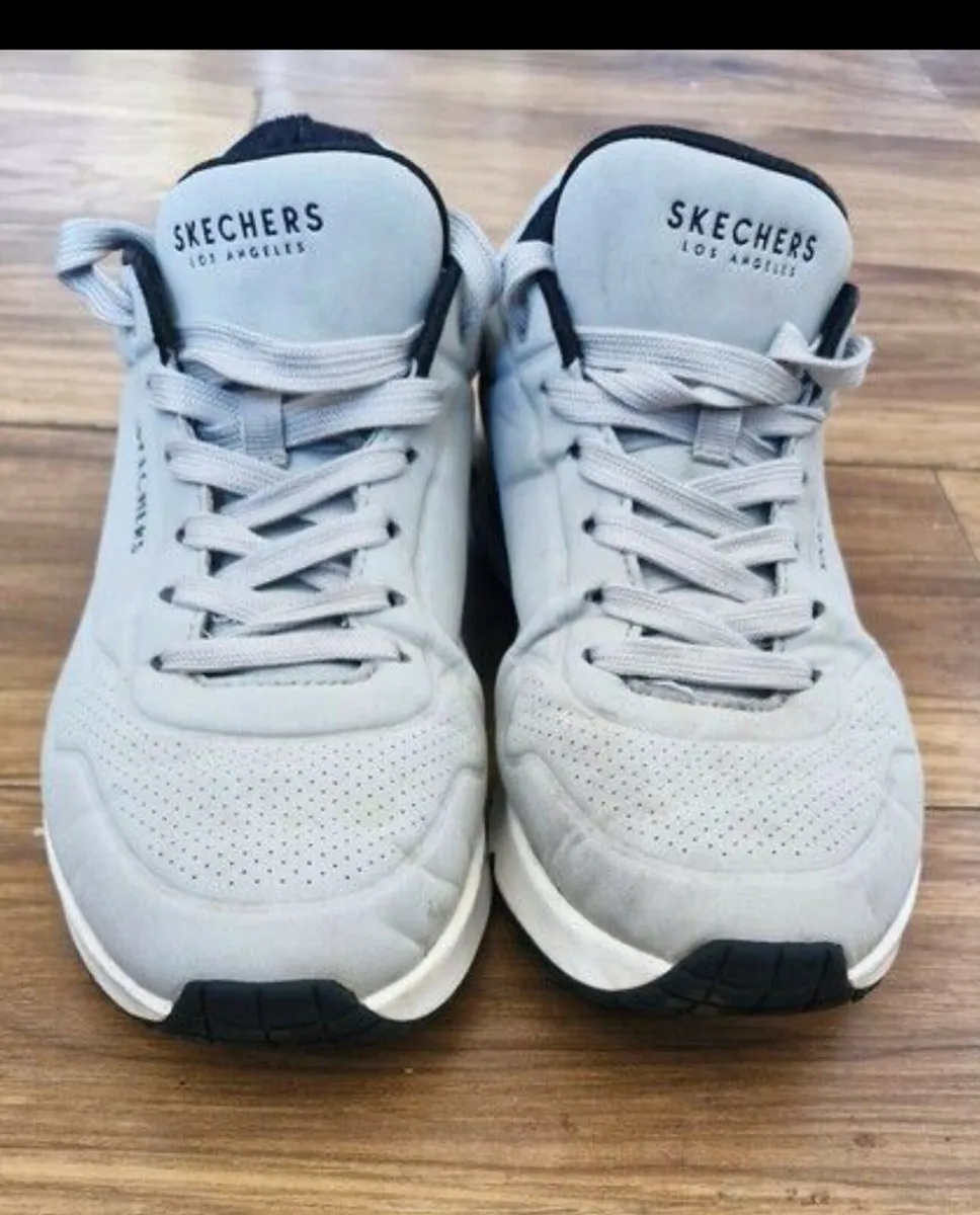 Uno, stand on Air! Sketchers size 8 - Image 1