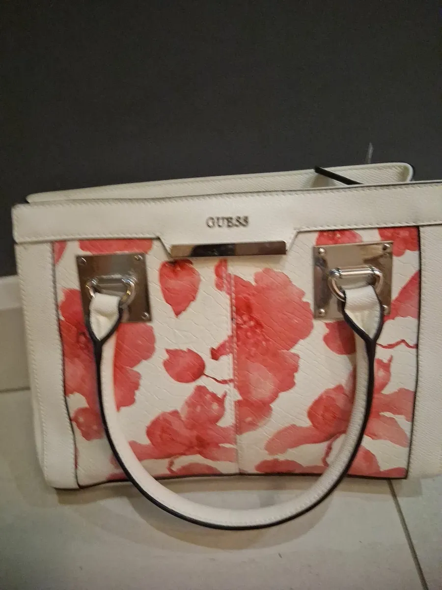 Genuine guess bag - Image 1