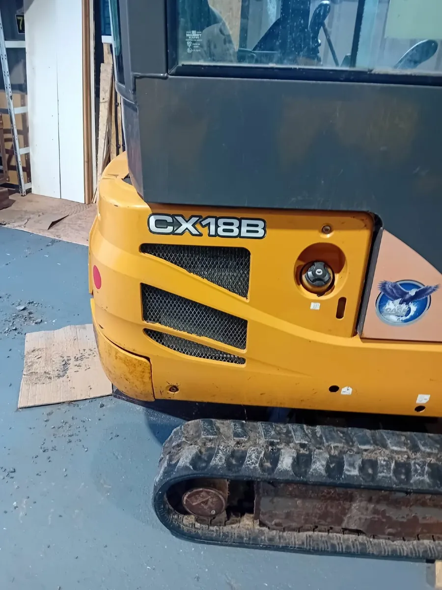 Rubber Tracked Excavator - Image 3