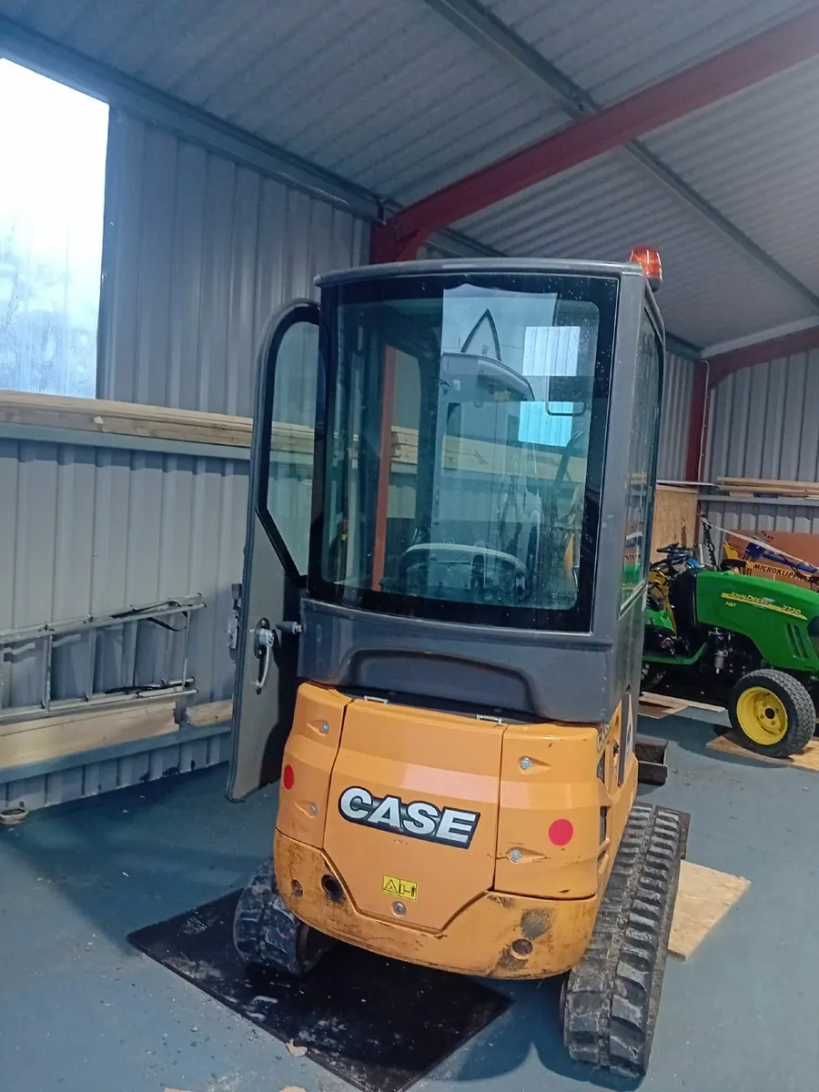 Rubber Tracked Excavator - Image 4