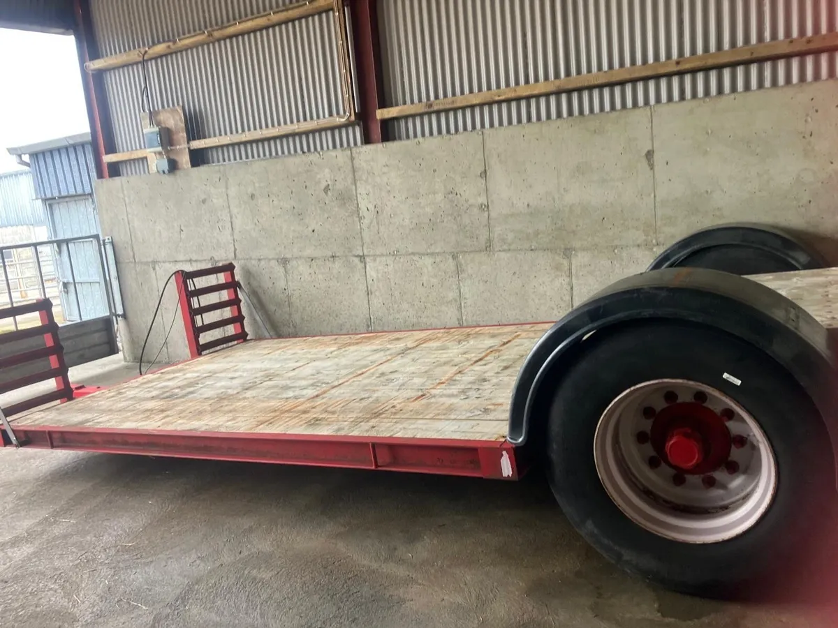 Low loader - Image 1