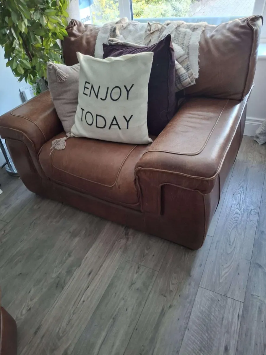 Sofa/couch - Image 1