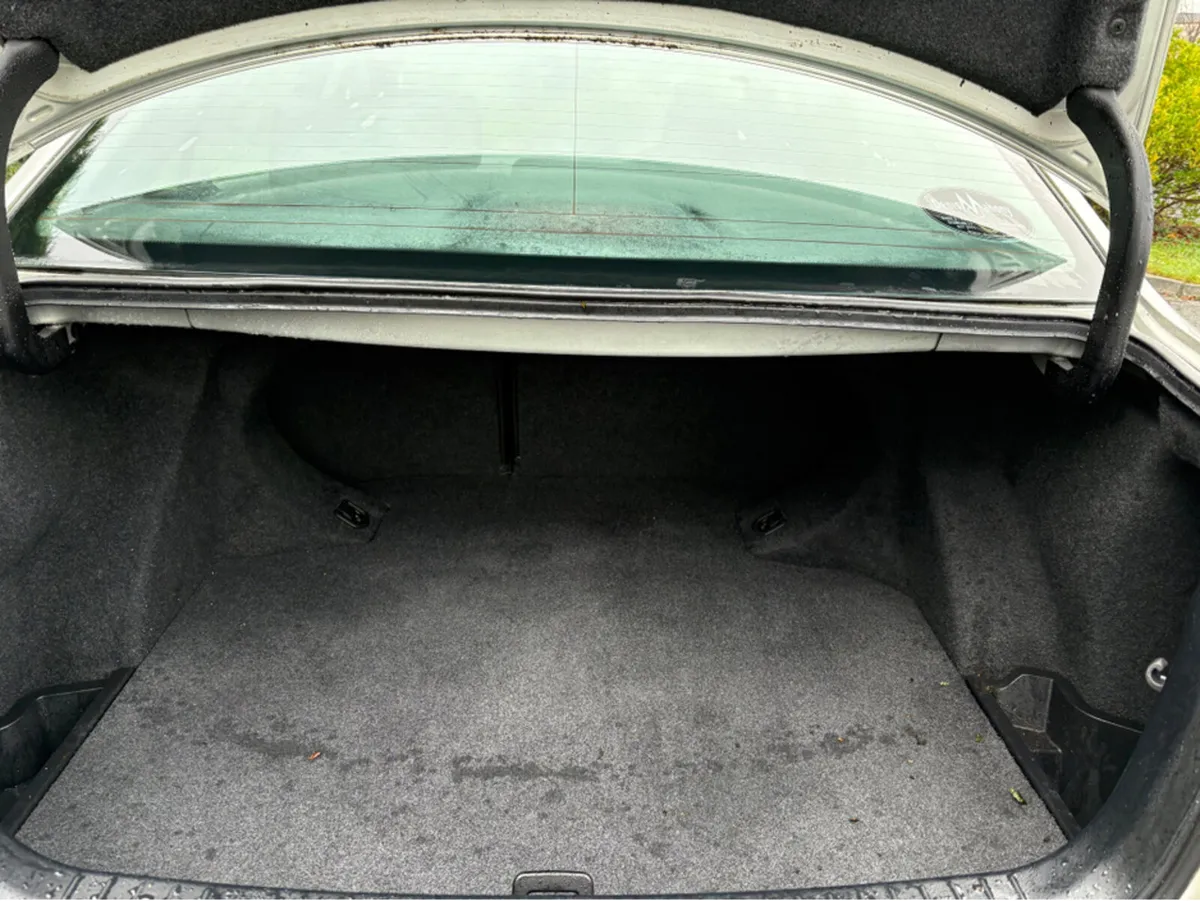 Toyota Avensis 1.6 STRATA 08 VSX - Image 4