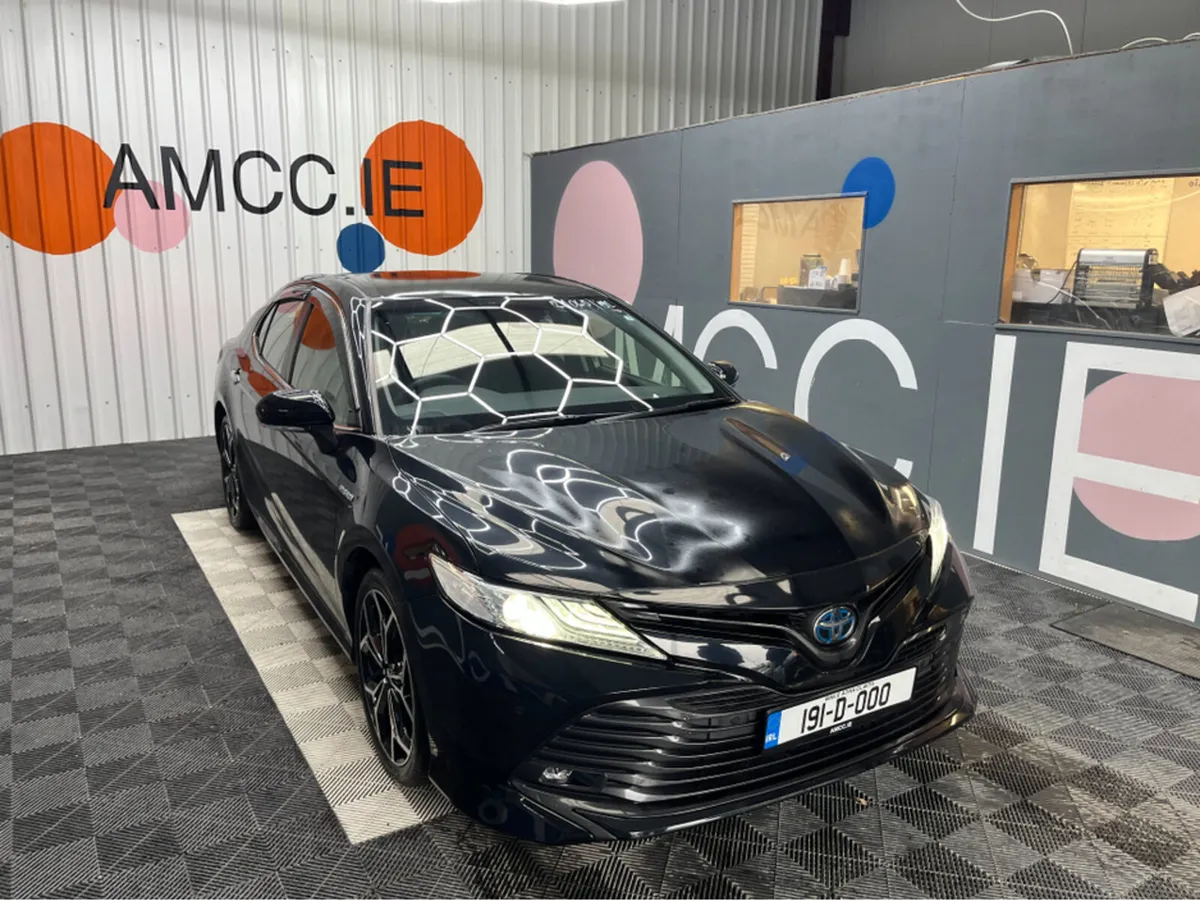 Toyota Camry ONLY €22950! 2019 CAMRY 2.5 HYBRID / - Image 1