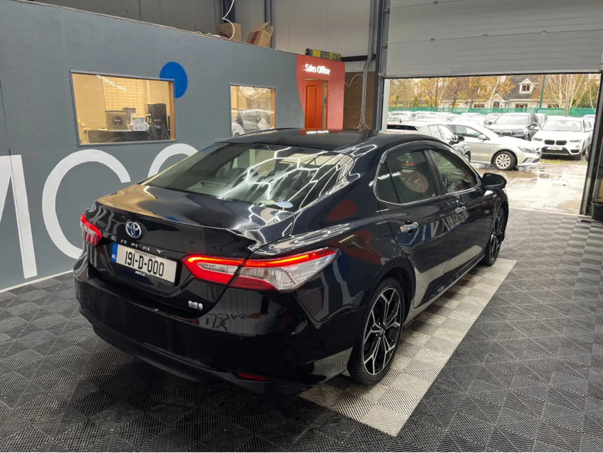 Toyota Camry ONLY €22950! 2019 CAMRY 2.5 HYBRID / - Image 2