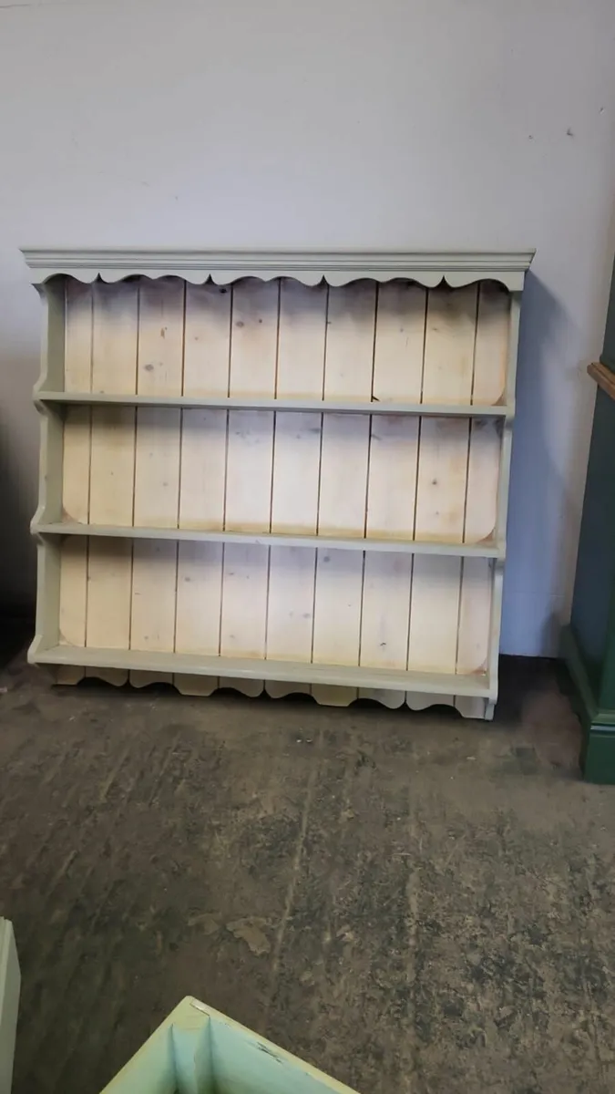 Large vintage pine wall dresser, plate rack - Image 1