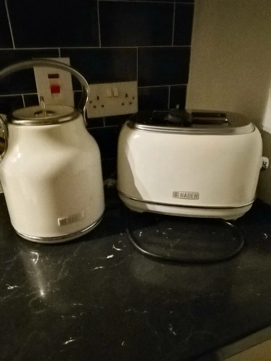 Kettle and toaster set 2 slice toaster - Image 1