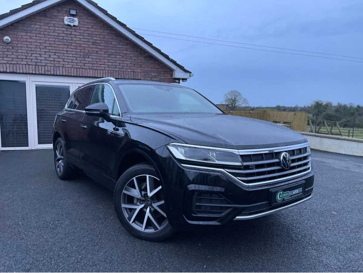 Volkswagen Touareg 3.0 TDI V6 R-LINE TDI  TRIPTRON - Image 1