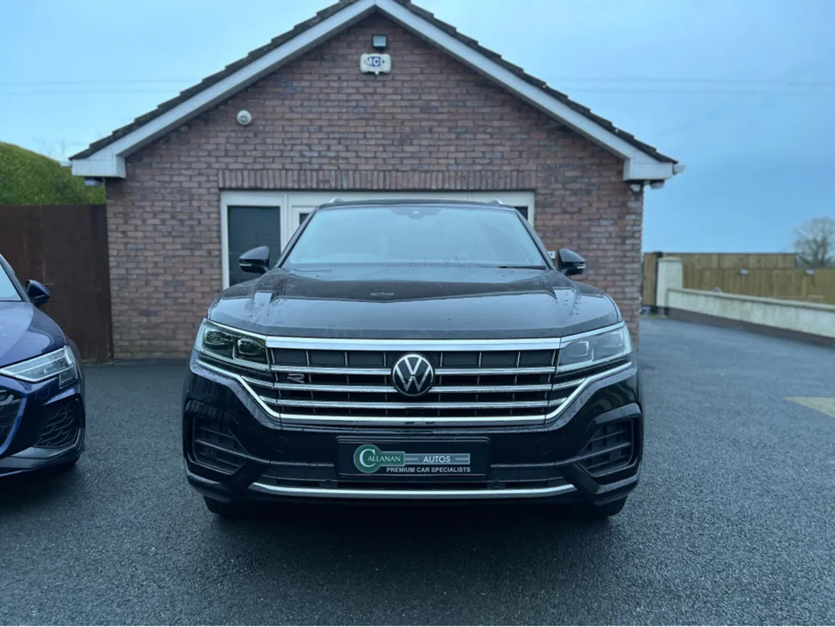 Volkswagen Touareg 3.0 TDI V6 R-LINE TDI  TRIPTRON - Image 2