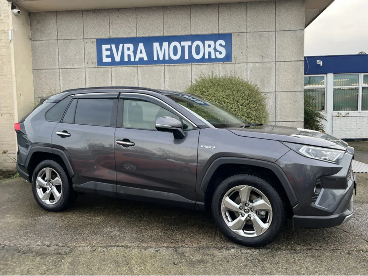Toyota RAV4 G 4WD SOL AUTOAMTIC HYBRID 2.5 PETROL - Image 3