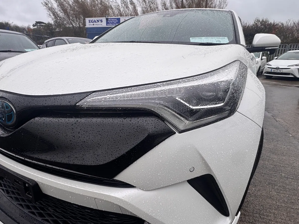 Toyota C-HR 2017 - Image 4