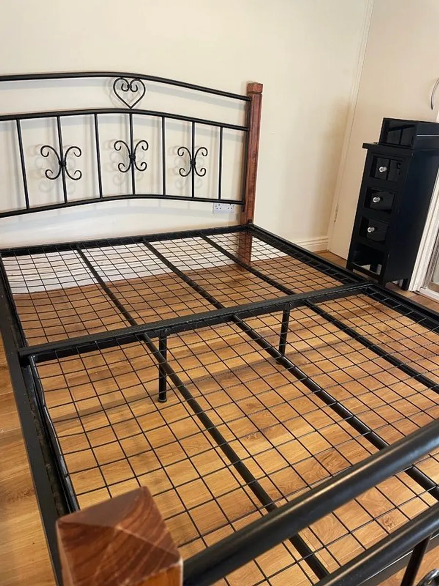 Bed frame - Image 2