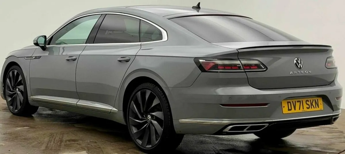 2.0 TDI R-Line Fastback 5dr Diesel DSG Euro 6 (s/s - Image 3