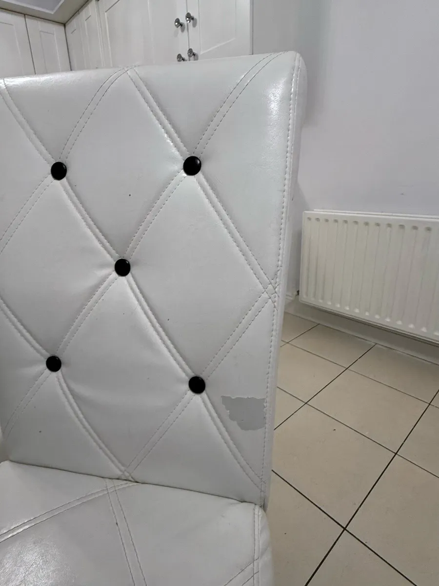 Dining table with 6 chairs - Image 2