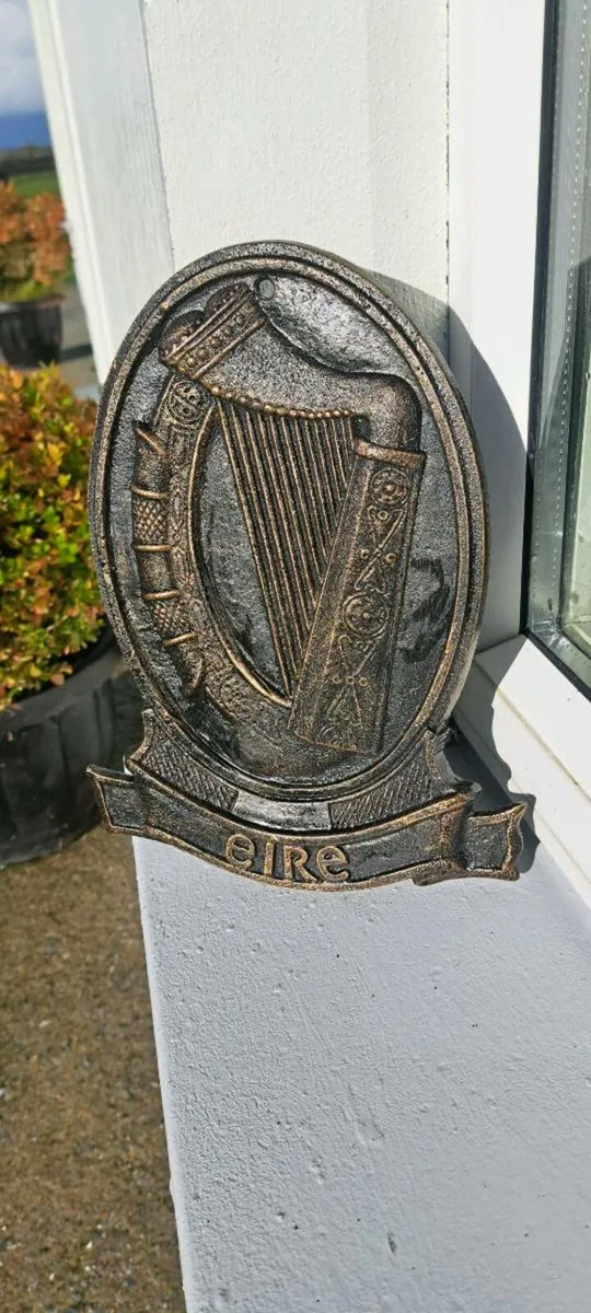 Eire harp cast iron sign - Image 1