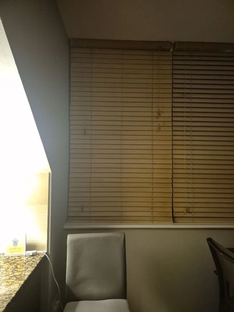 Wooden colour venetian blinds - Image 1