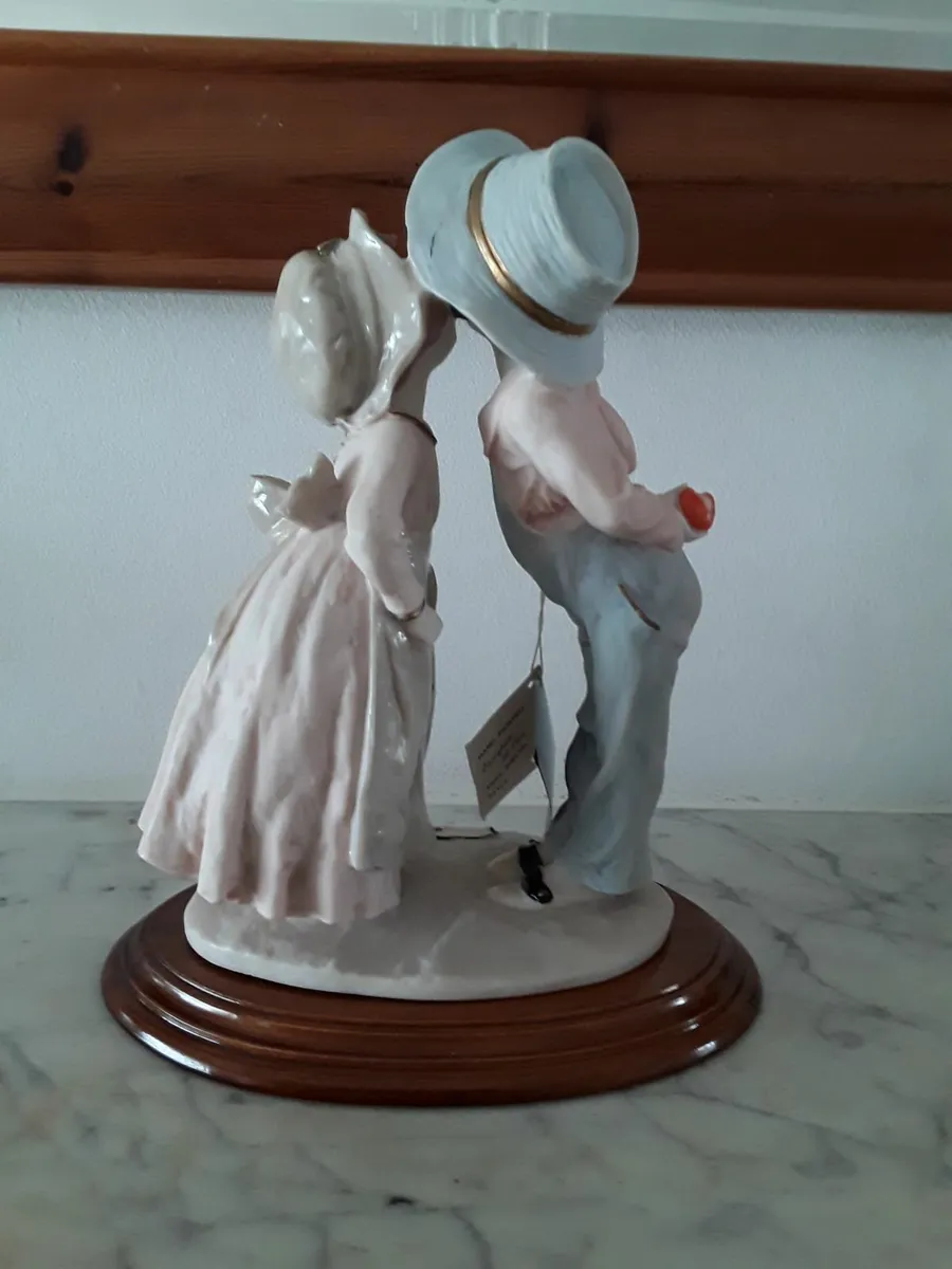 Beautiful porcelain collectible ornament - Image 2