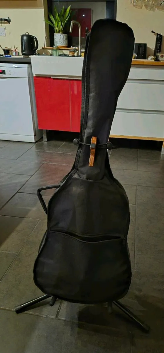 Child's guitar & stand - Image 2