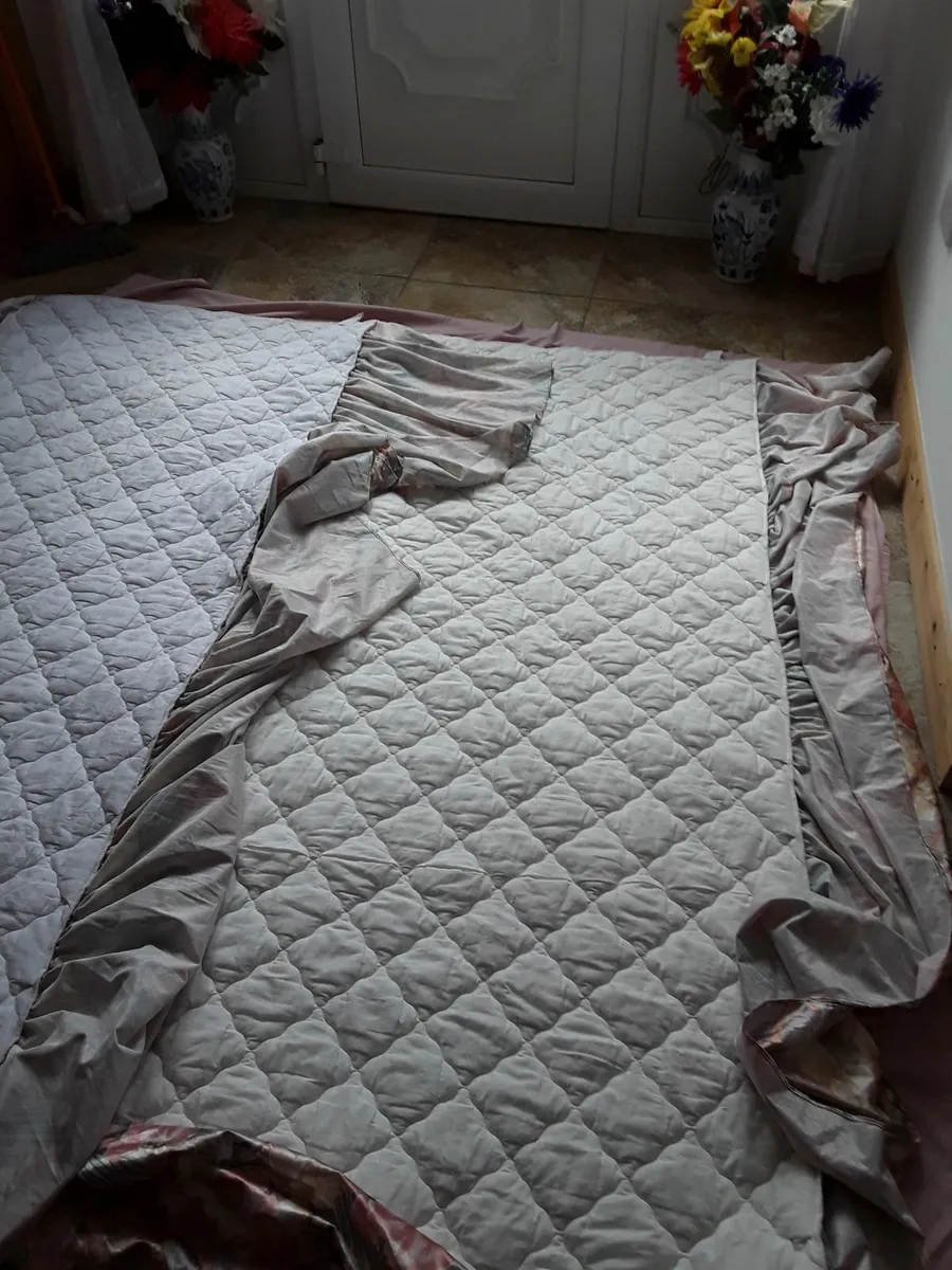 Two vintage as new single bedspreads early 80s - Image 4