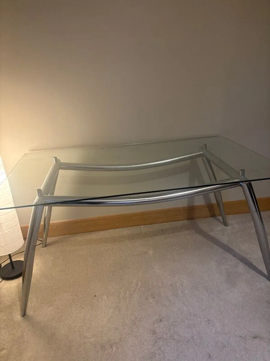 Glass kitchen table - Image 1