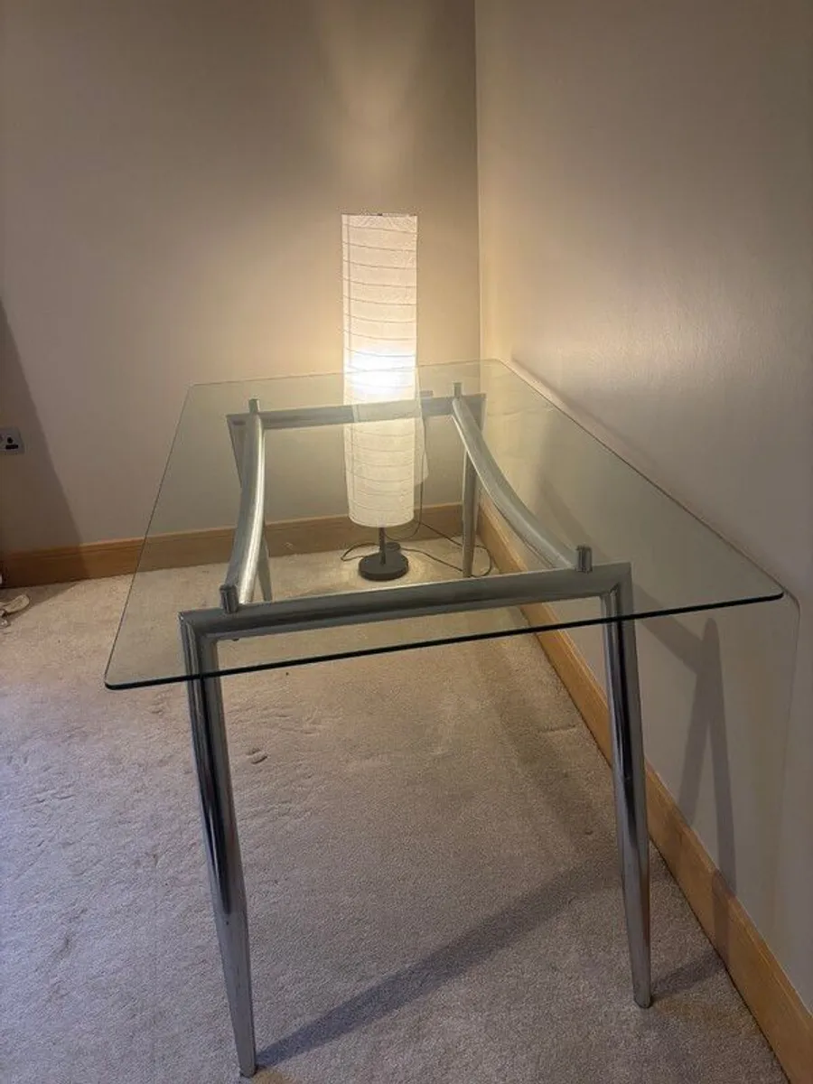 Glass kitchen table - Image 3