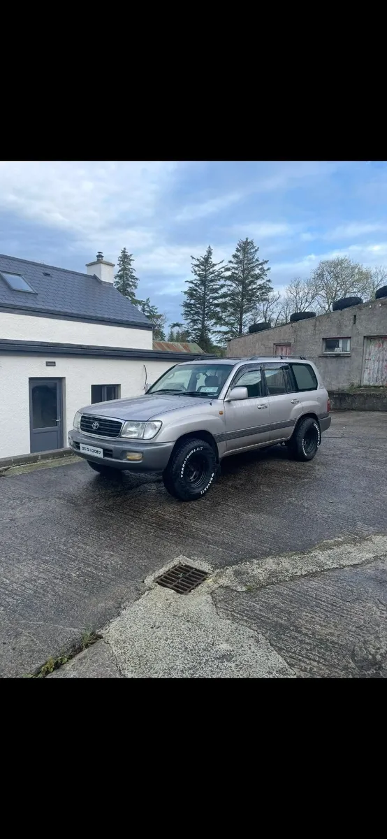Toyota Land Cruiser 2000 - Image 1
