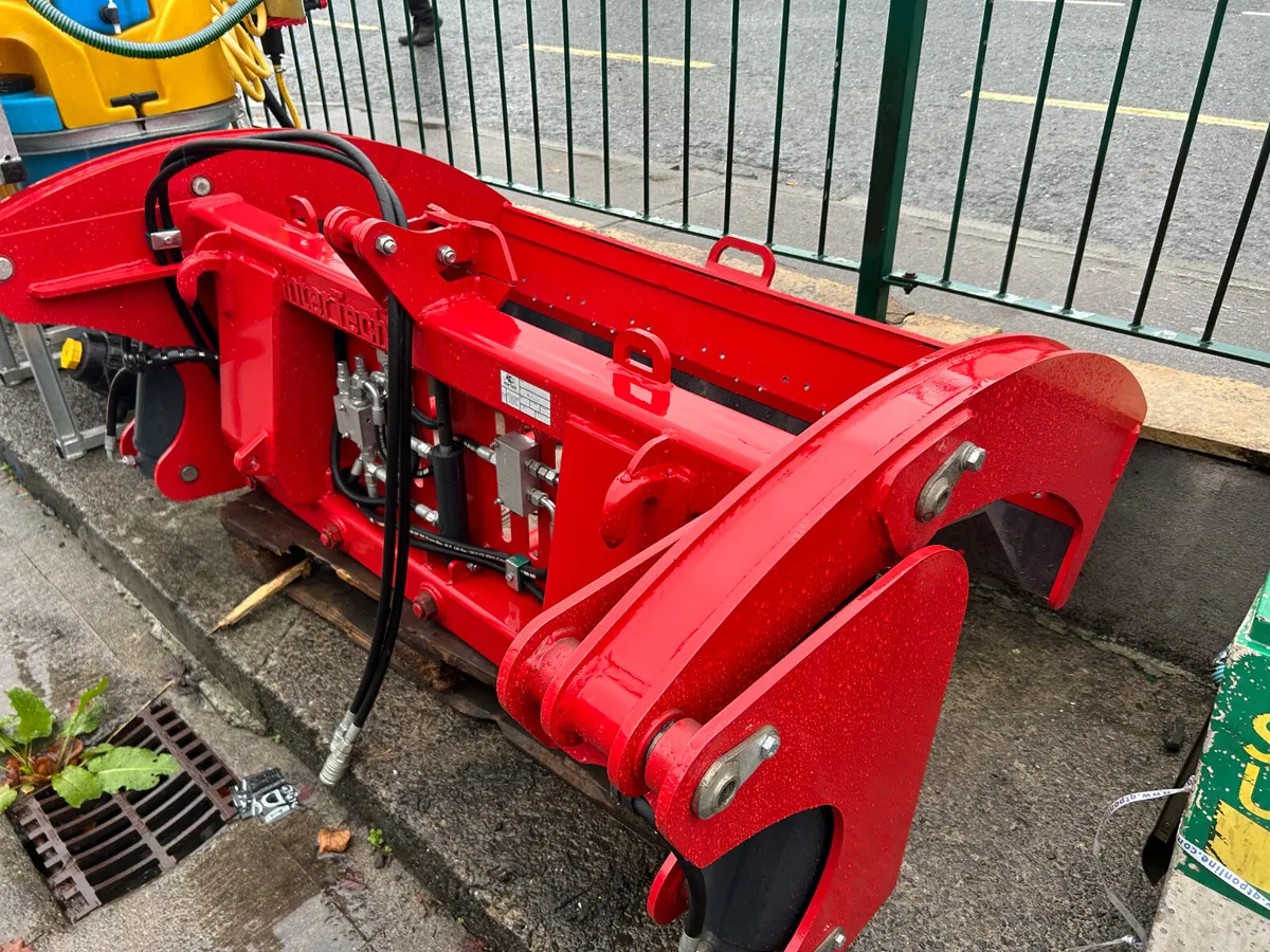 New InterTech Bale Shear - Image 1