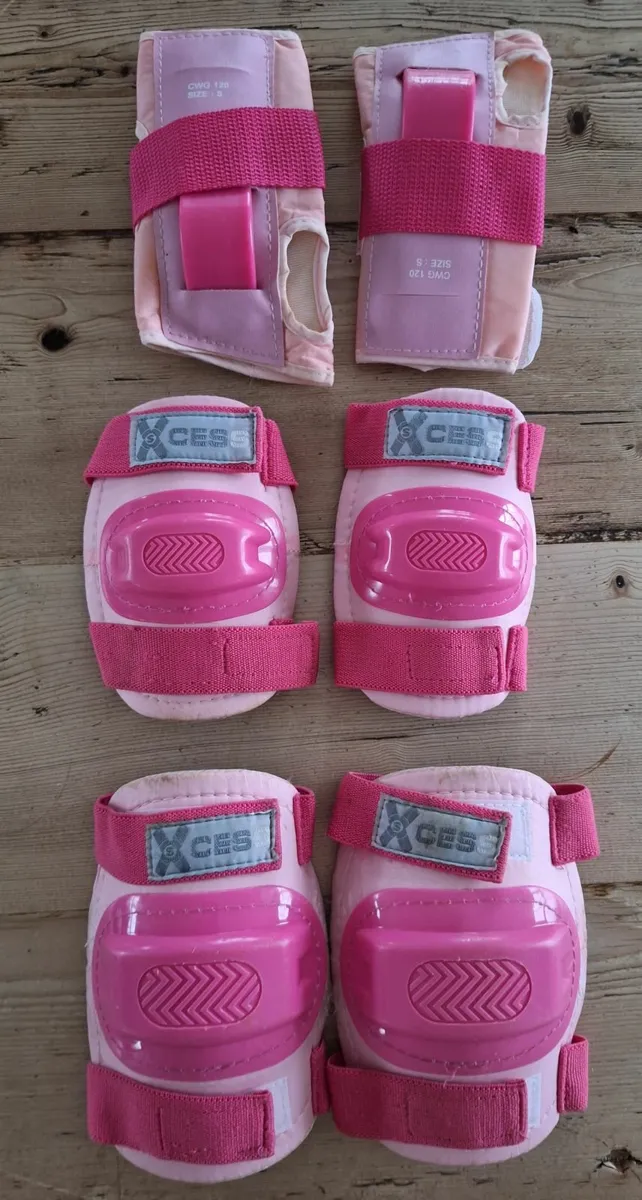 Childrens knee/elbow/wrist pads - Image 1