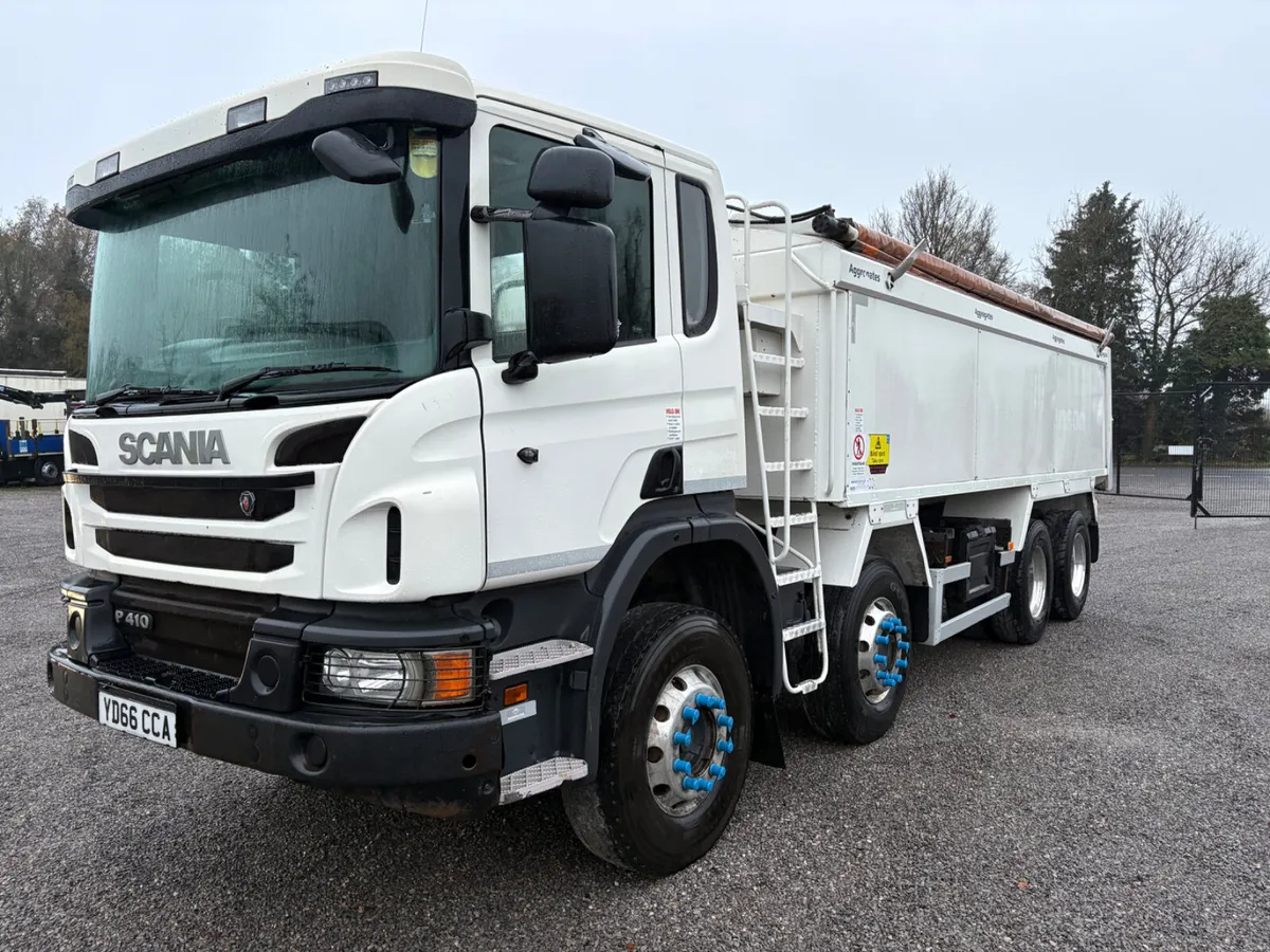 2016 Scania P410 8x4 Tar spec Tipper - Image 1