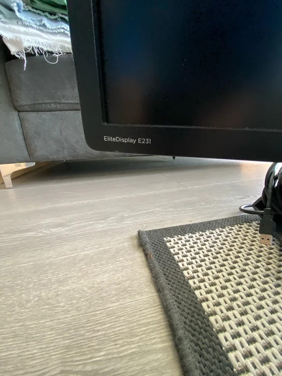 Hp Elite monitor like new - Image 3