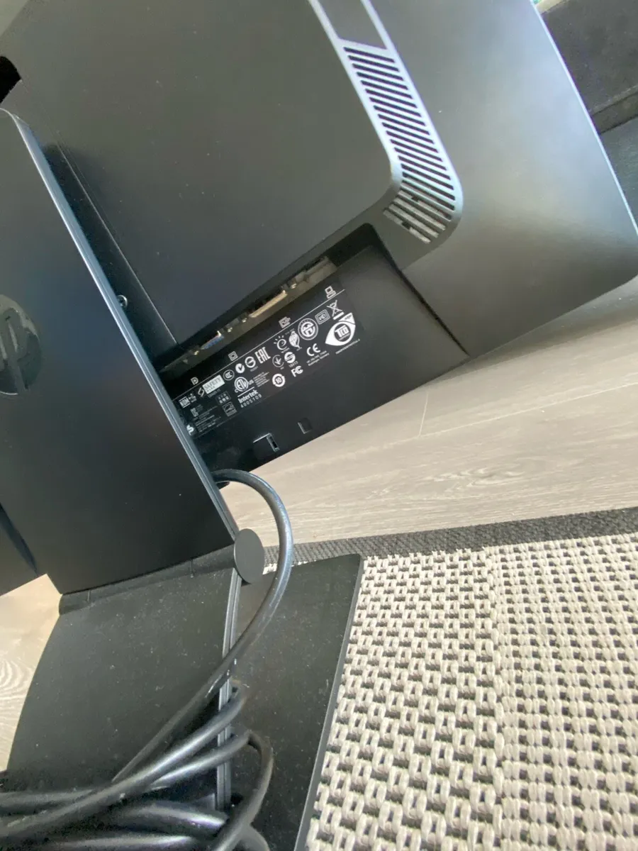 Hp Elite monitor like new - Image 4