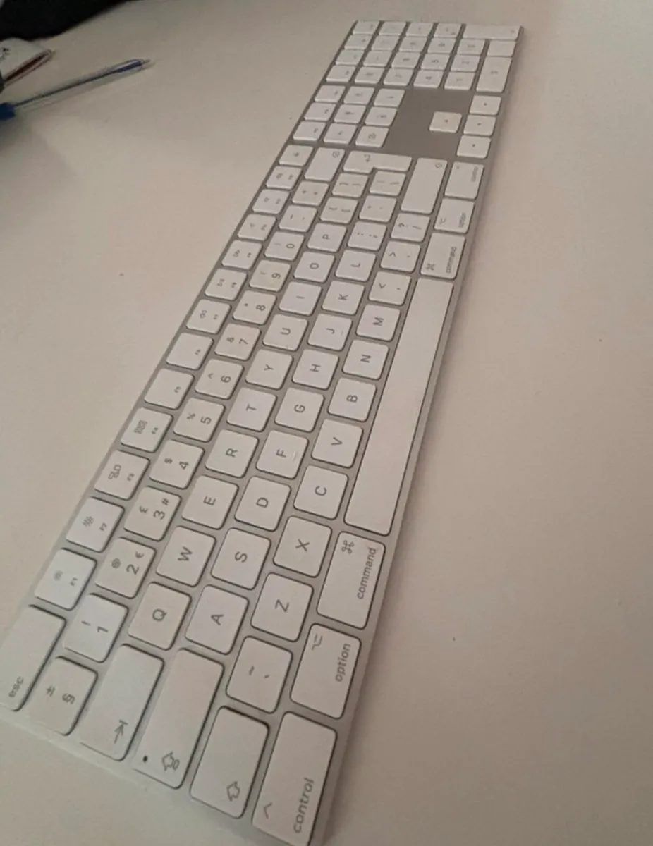 Apple Magic Keyboard - Image 1