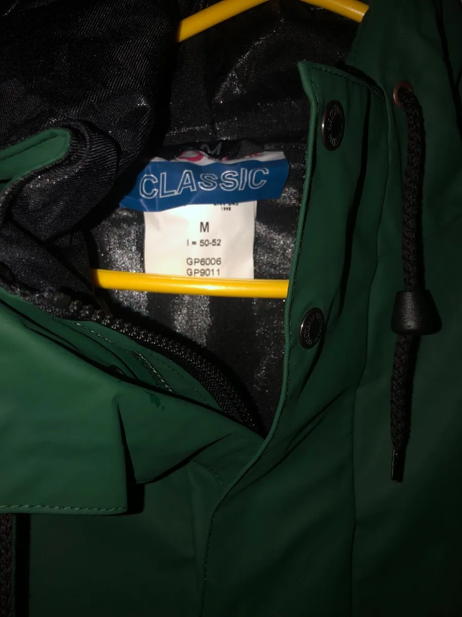 Mens BNWT rain jacket size M €15 - Image 4