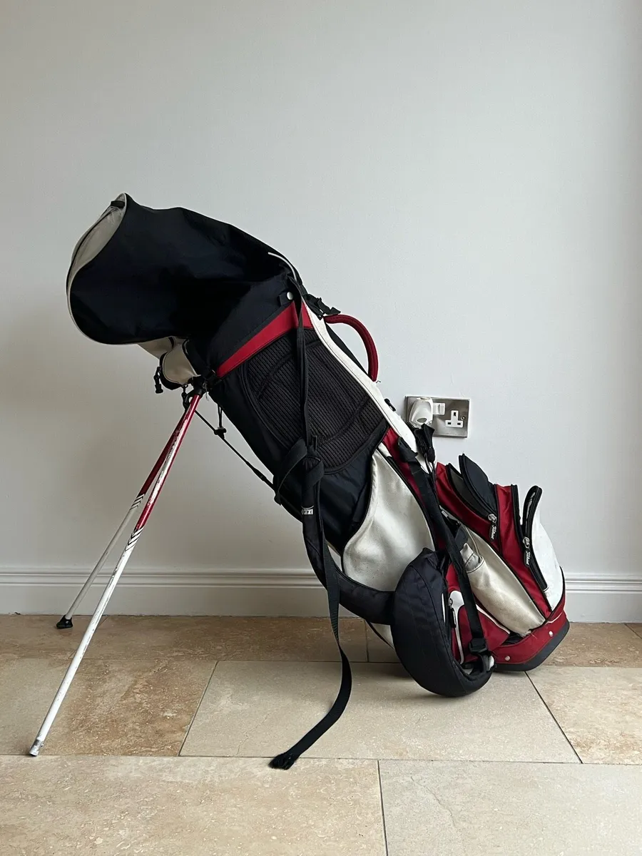 Titleist Carry Bag - Image 2