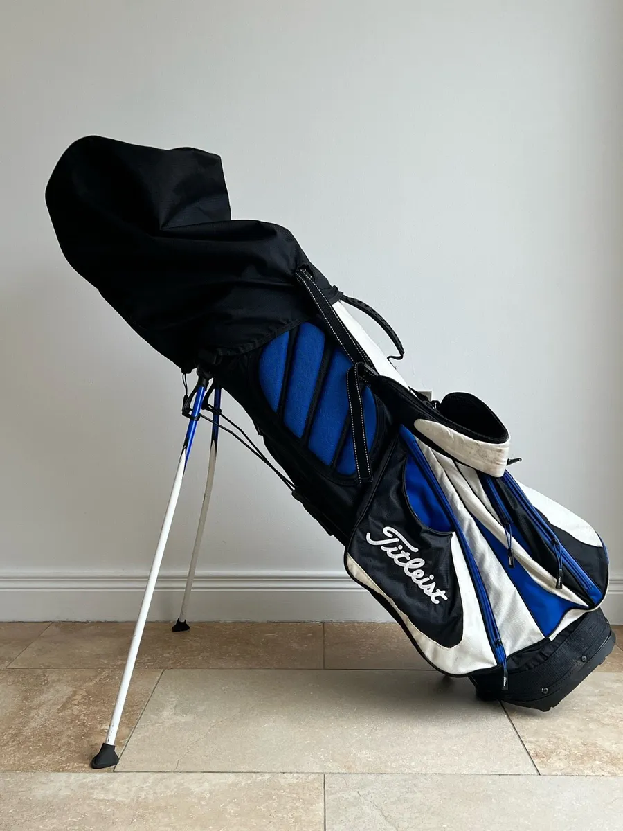 Titleist Carry Bag - Image 1