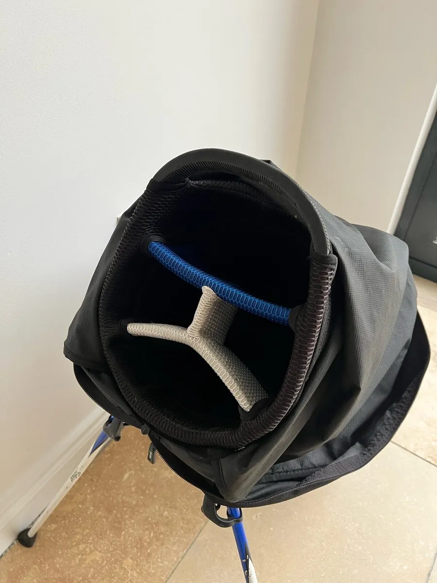 Titleist Carry Bag - Image 3