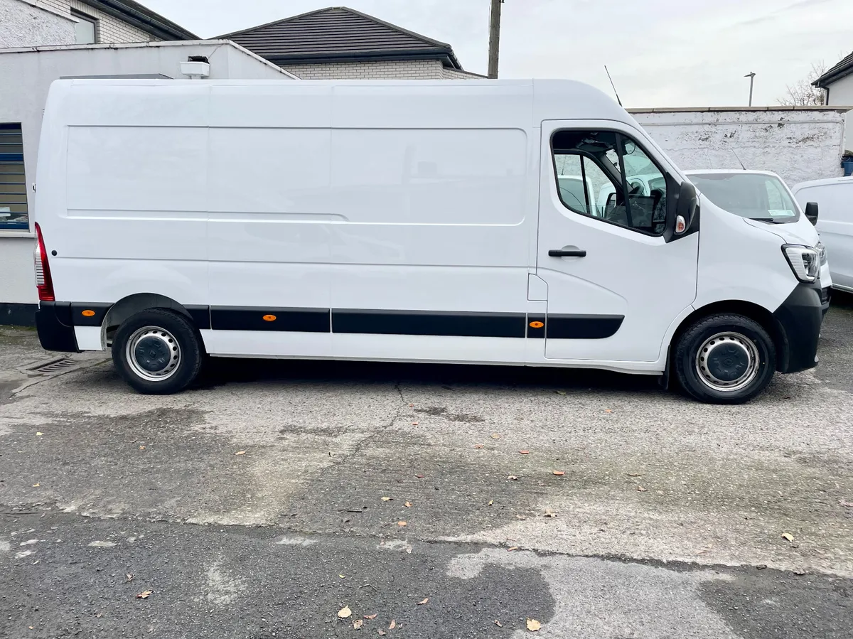 Renault Master LM35 Business 2.3 DCI 135BHP,2023 - Image 3