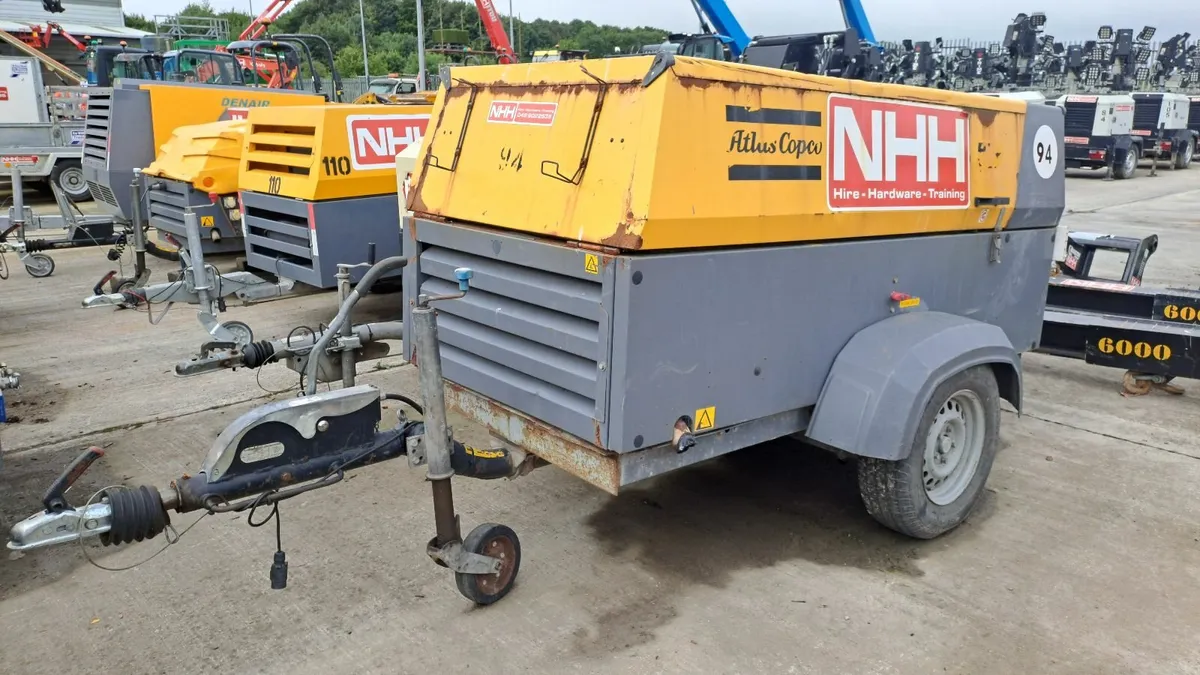 260CFM MOBILE AIR COMPRESSOR - Image 1